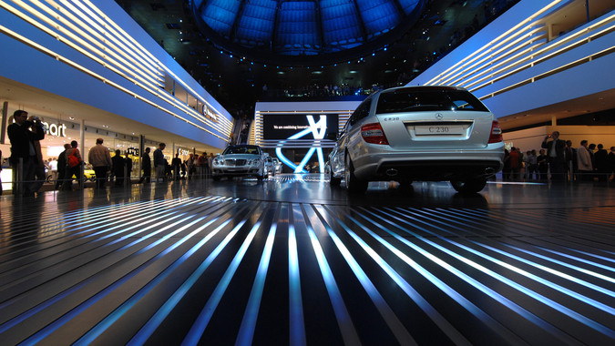 The Carwalk was the center piece of the festhalle at IAA07